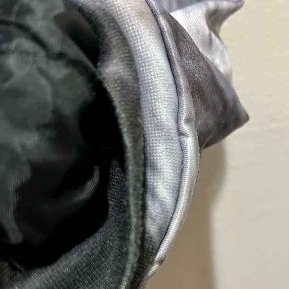 Dog themed sweatshirt with hoodie and Sherpa inside - Picture 10 of 16